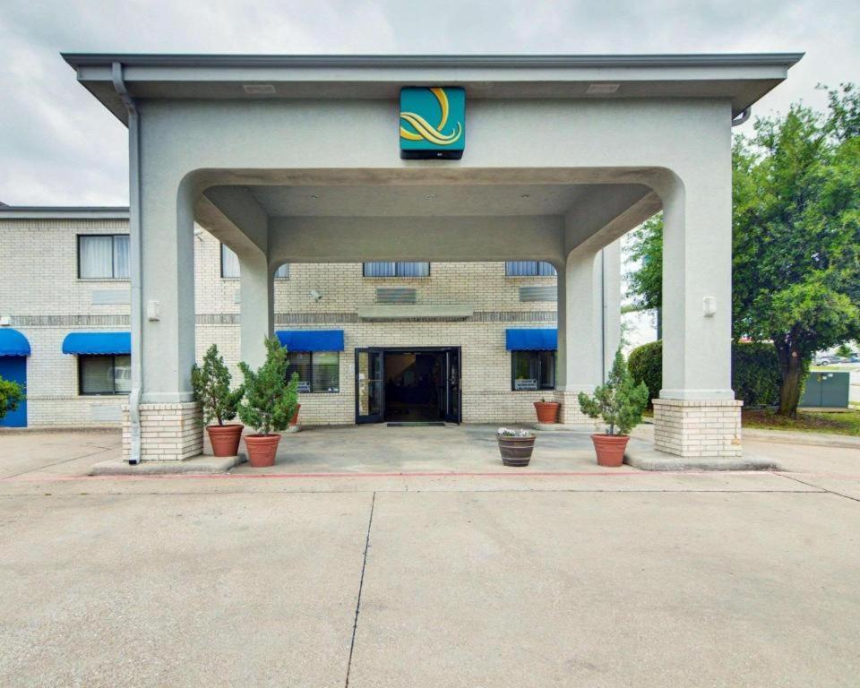 凯艺套房酒店 大草原城 外观 照片